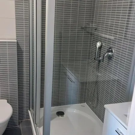 شقة Nizic
